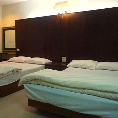 Hua Bin Hotel Yilan Экстерьер фото