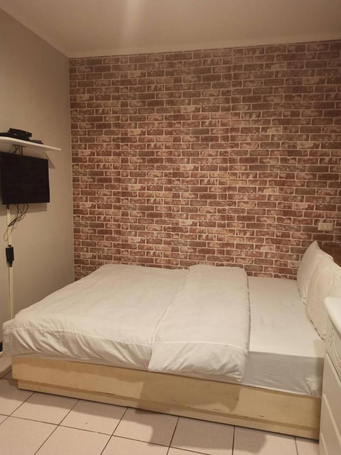 Hua Bin Hotel Yilan Экстерьер фото